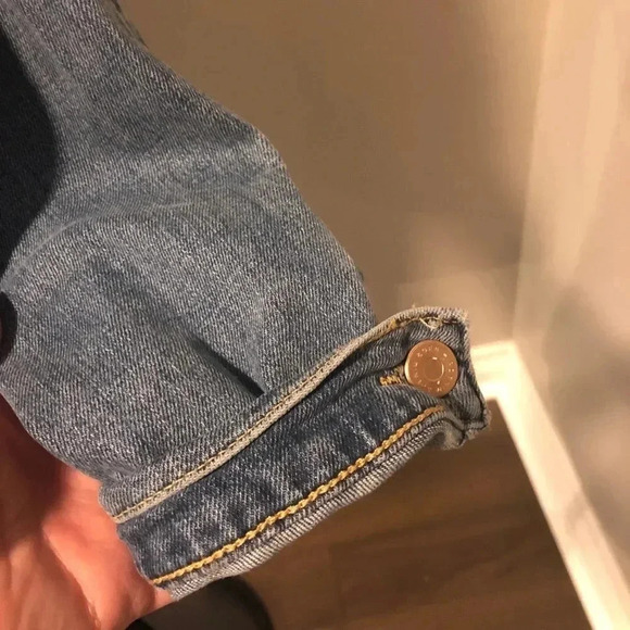 H&M Light Wash Denim Jacket - Picture 5 of 6